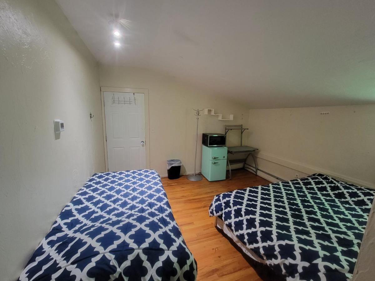 Private Bedroom Near Boston Bagian luar foto