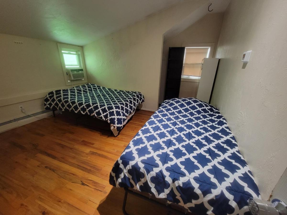 Private Bedroom Near Boston Bagian luar foto