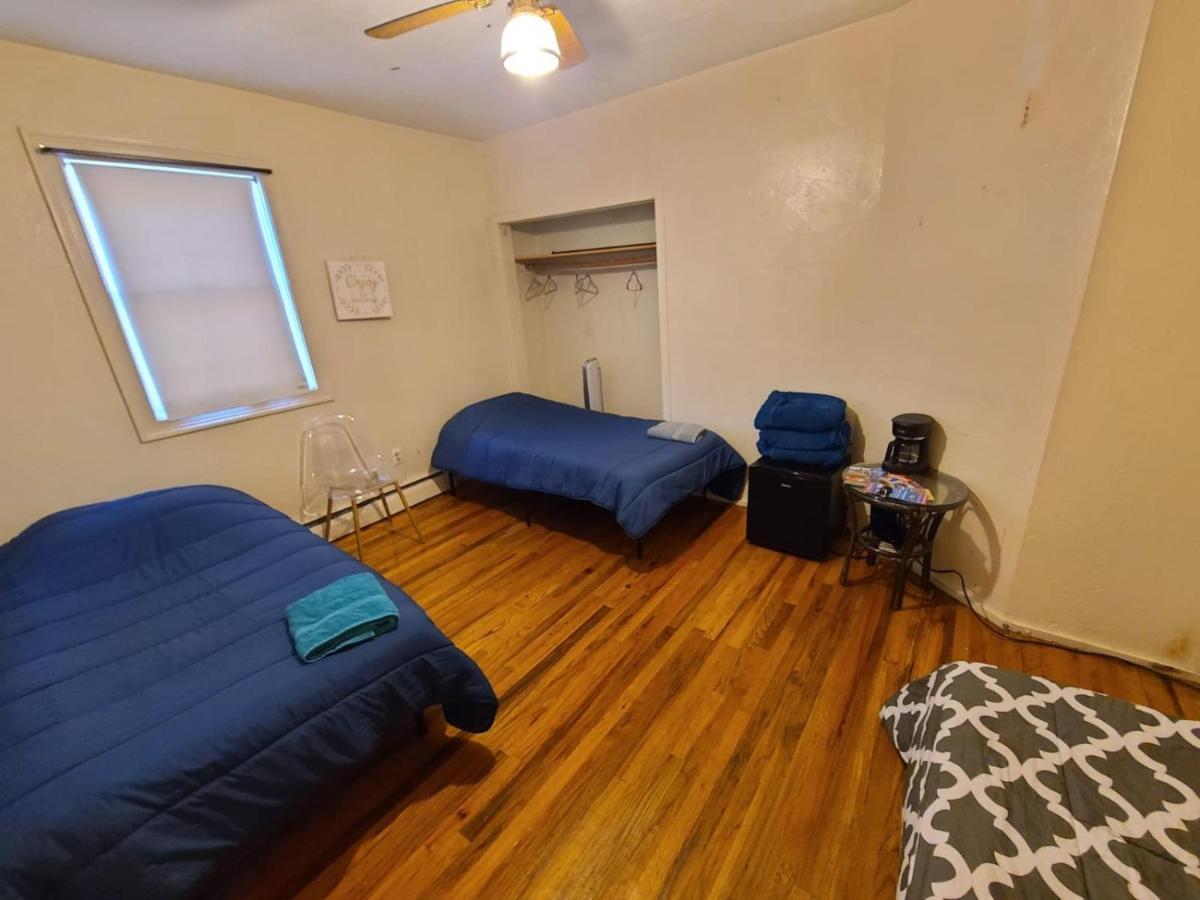 Private Bedroom Near Boston Bagian luar foto