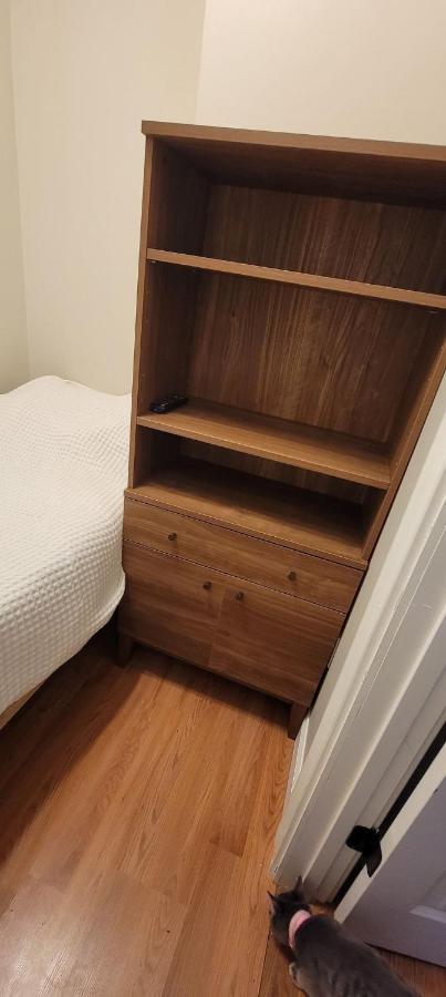 Private Bedroom Near Boston Bagian luar foto