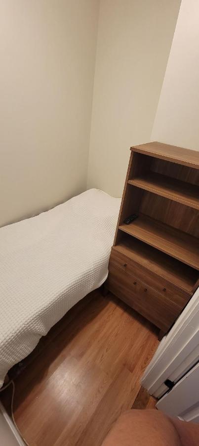 Private Bedroom Near Boston Bagian luar foto