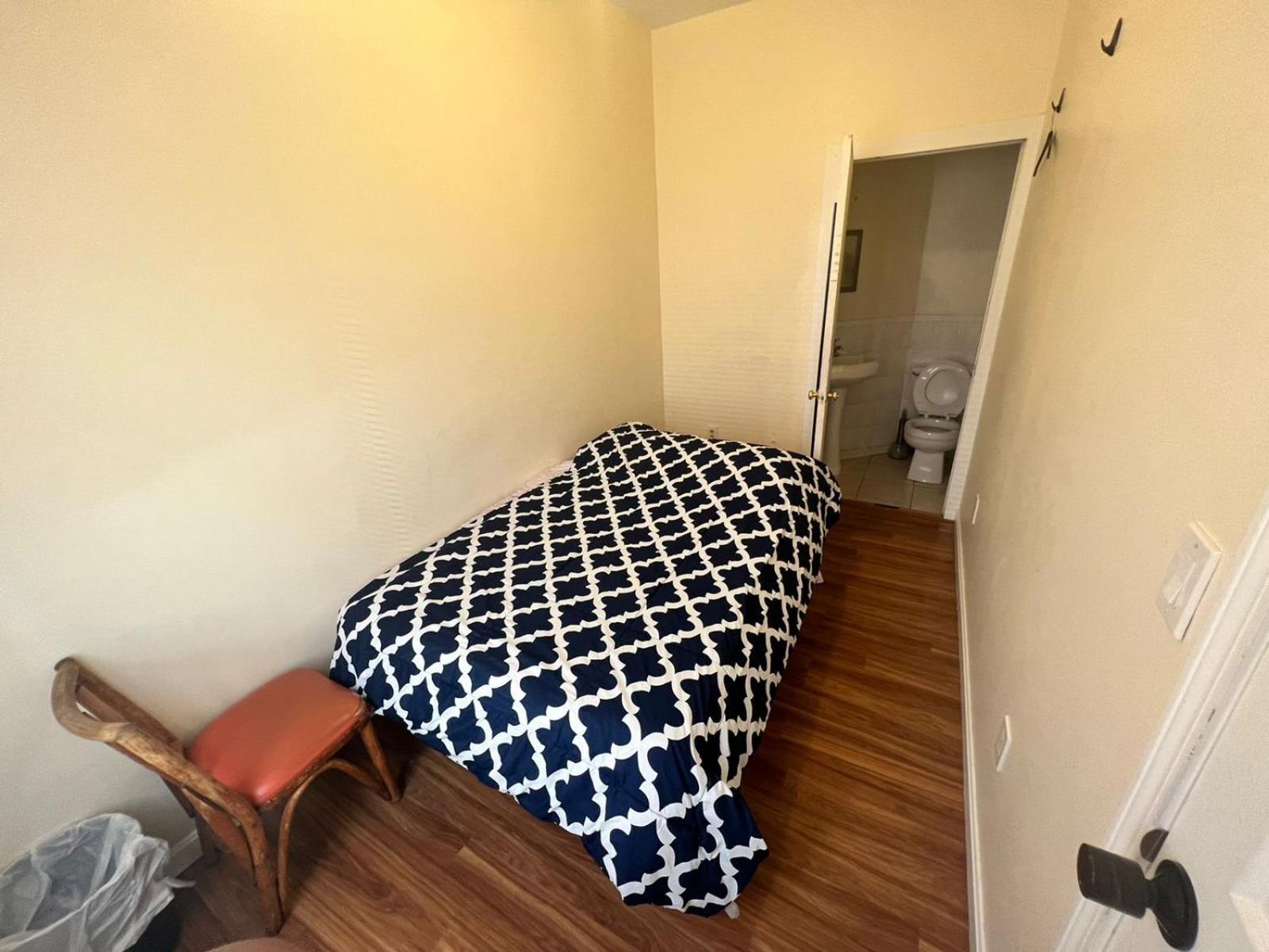Private Bedroom Near Boston Bagian luar foto