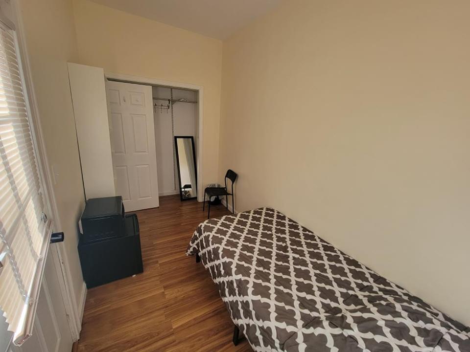 Private Bedroom Near Boston Bagian luar foto