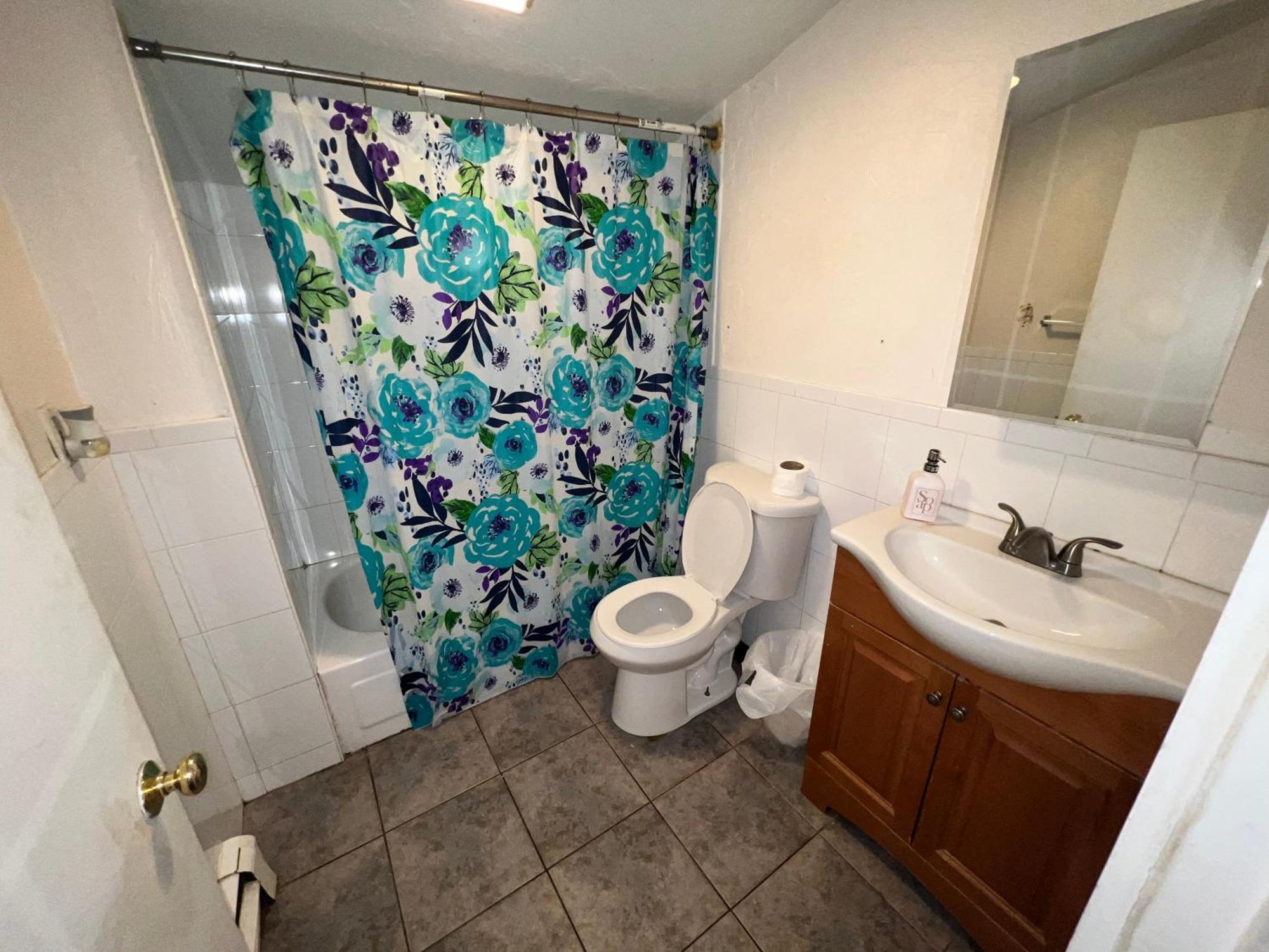 Private Bedroom Near Boston Bagian luar foto
