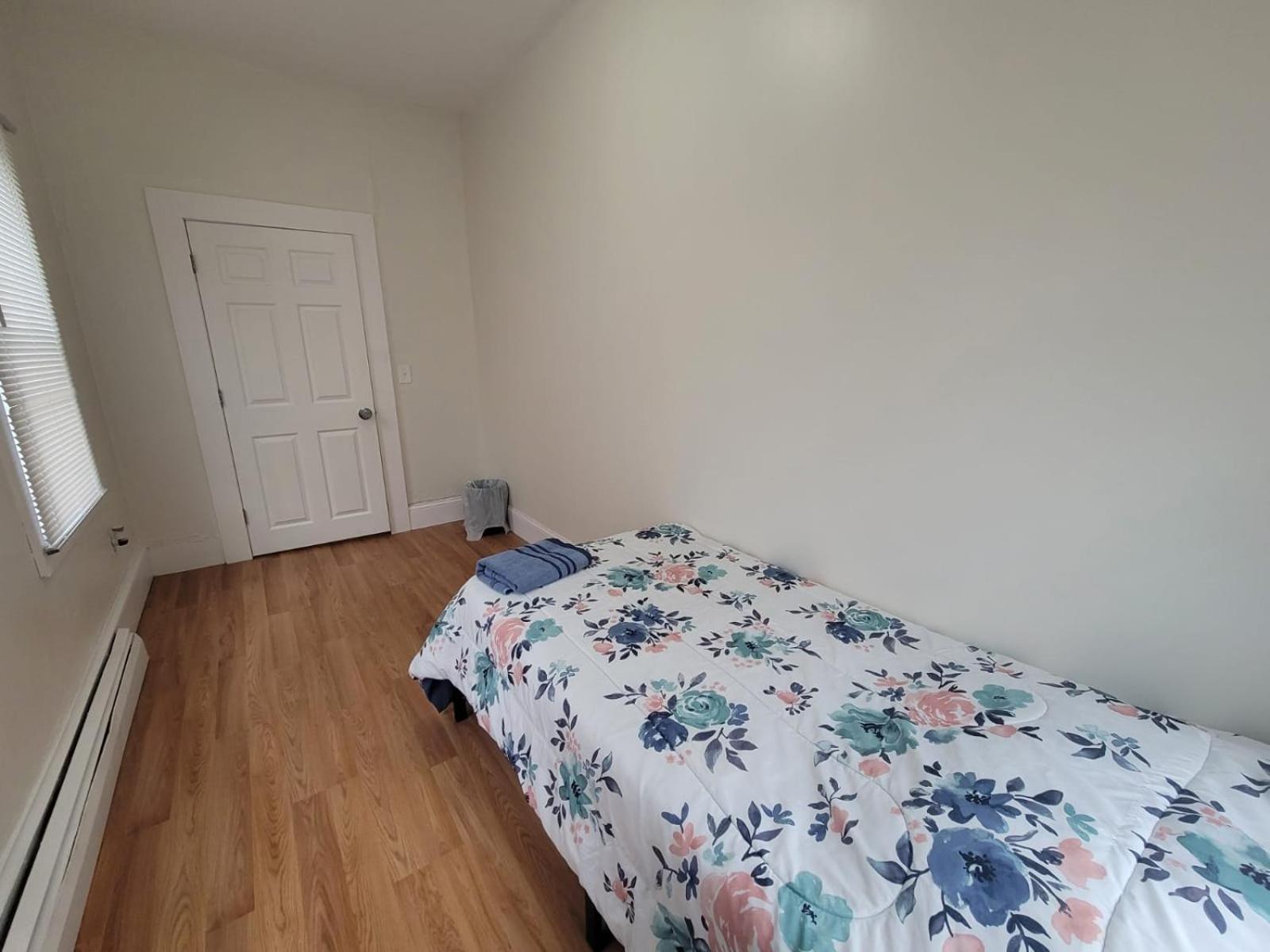 Private Bedroom Near Boston Bagian luar foto